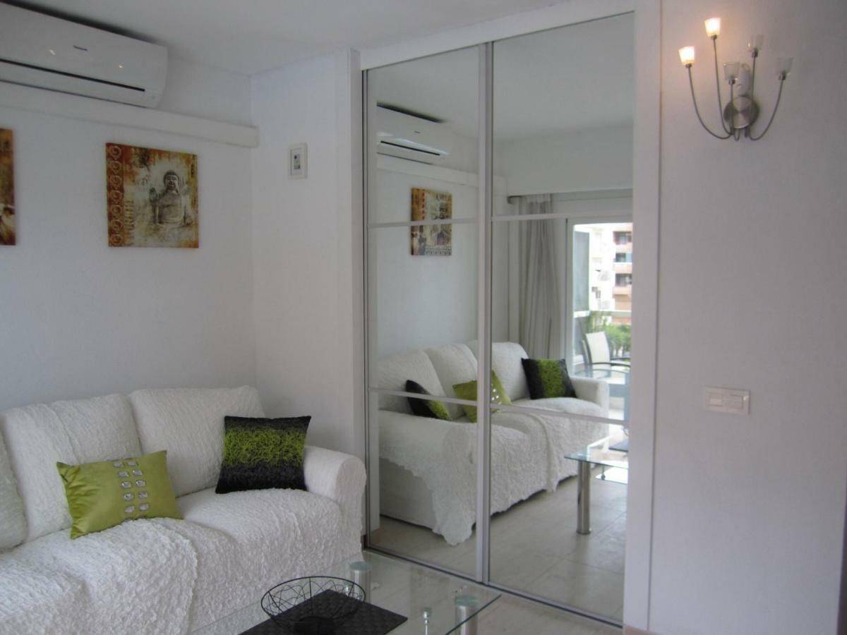 Hotel Apartamento Pyr Fuengirola Private Sunny Pool Side Kültér fotó