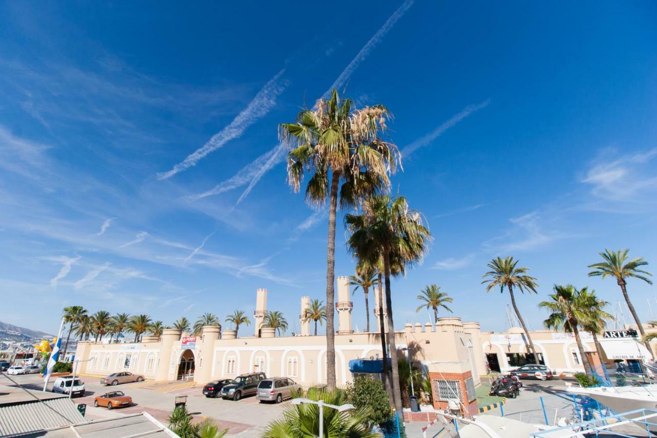 Hotel Apartamento Pyr Fuengirola Private Sunny Pool Side Kültér fotó