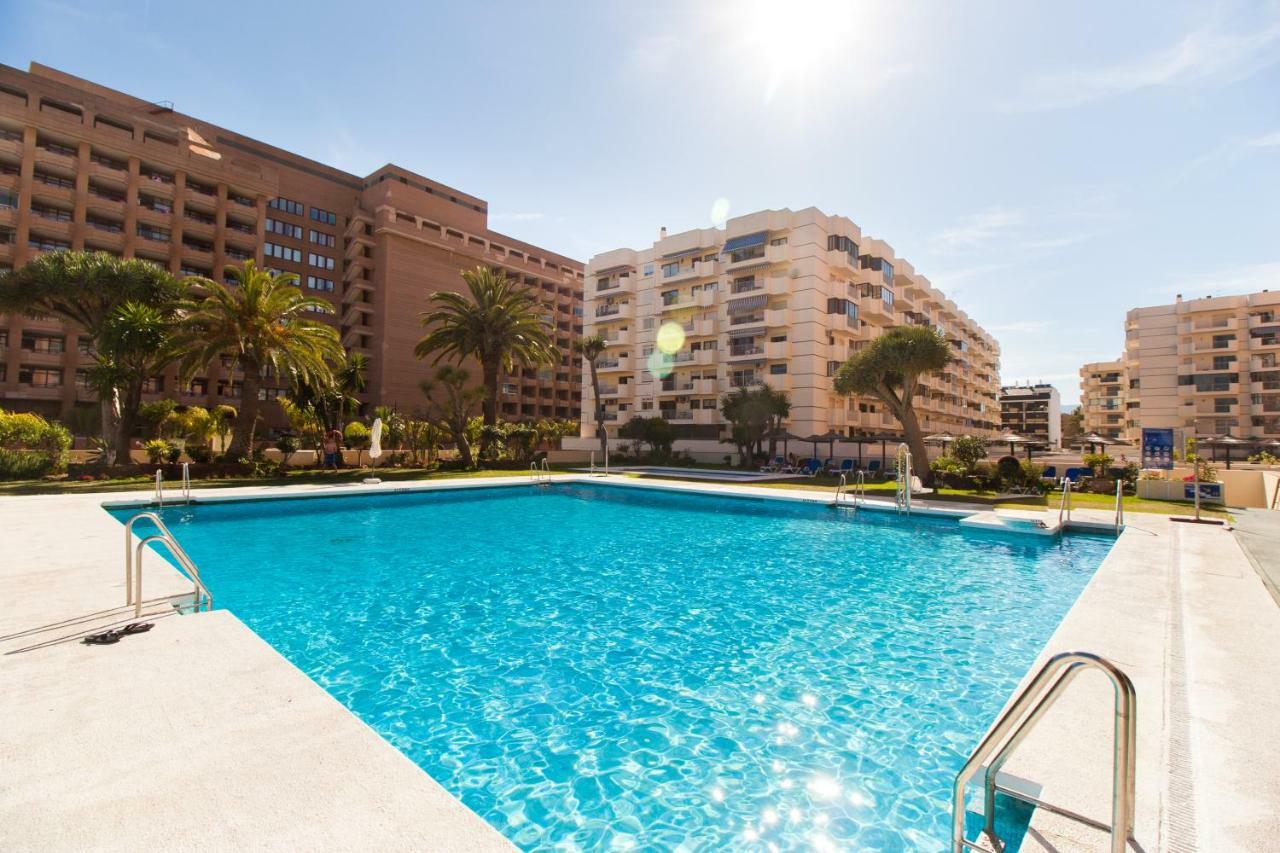 Hotel Apartamento Pyr Fuengirola Private Sunny Pool Side Kültér fotó